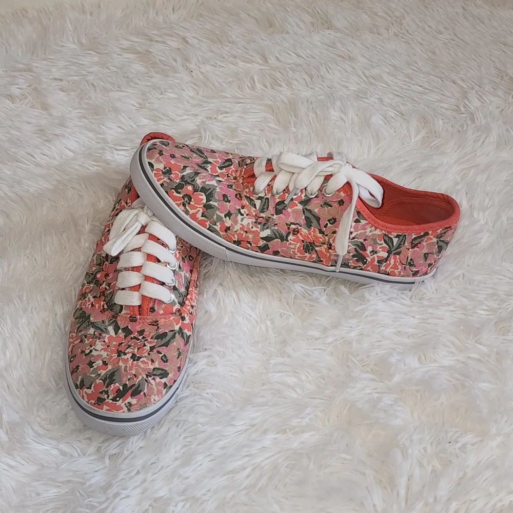 AEROPOSTALE floral shoes - Picture 1 of 8